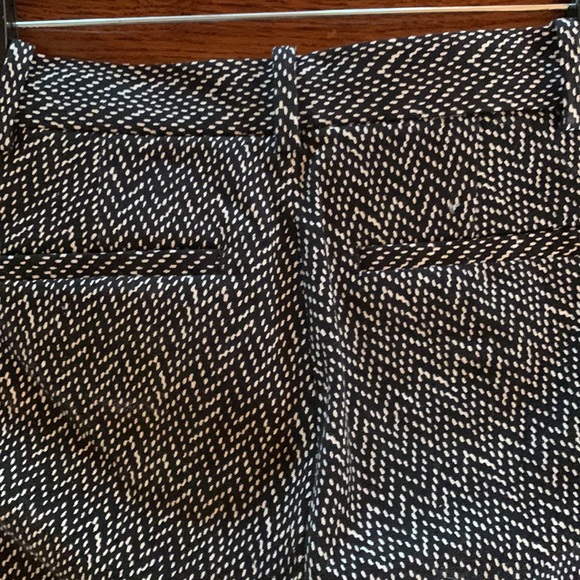 Gap Women’s Stretch Capri Pants - Picture 4 of 5